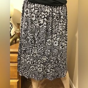 Gray and Black Elastic waist. Included in the 4 for $20 for items $7 and under.